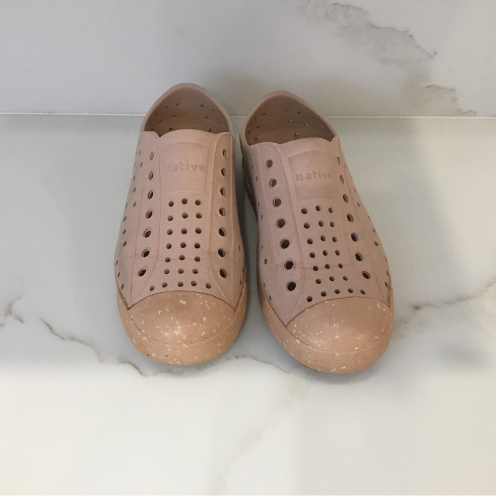 Native Kids Water Shoes in Light Pink Blush